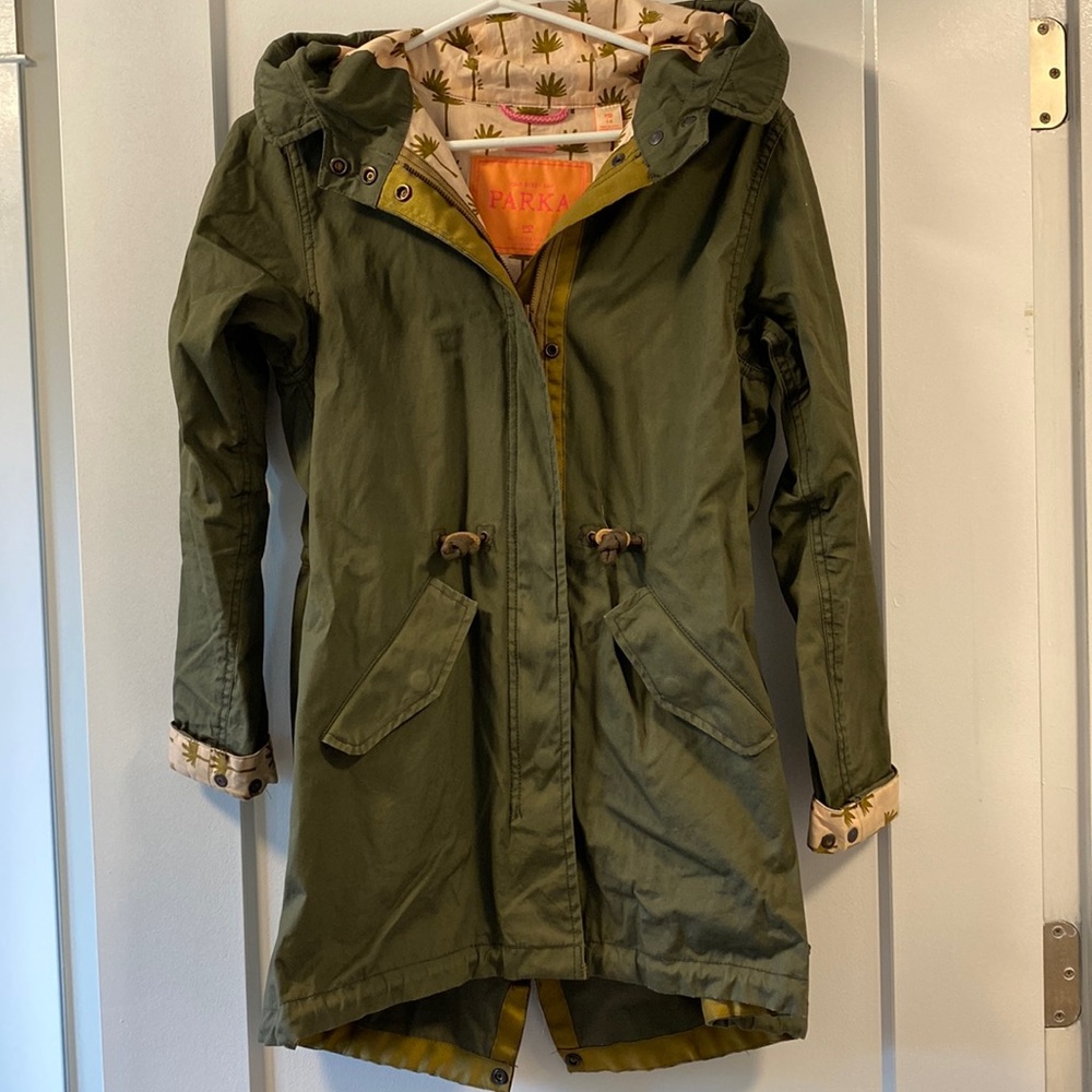 Scotch r’belle rain jacket. A must for the trendy 12-15 YO or petite woman.
